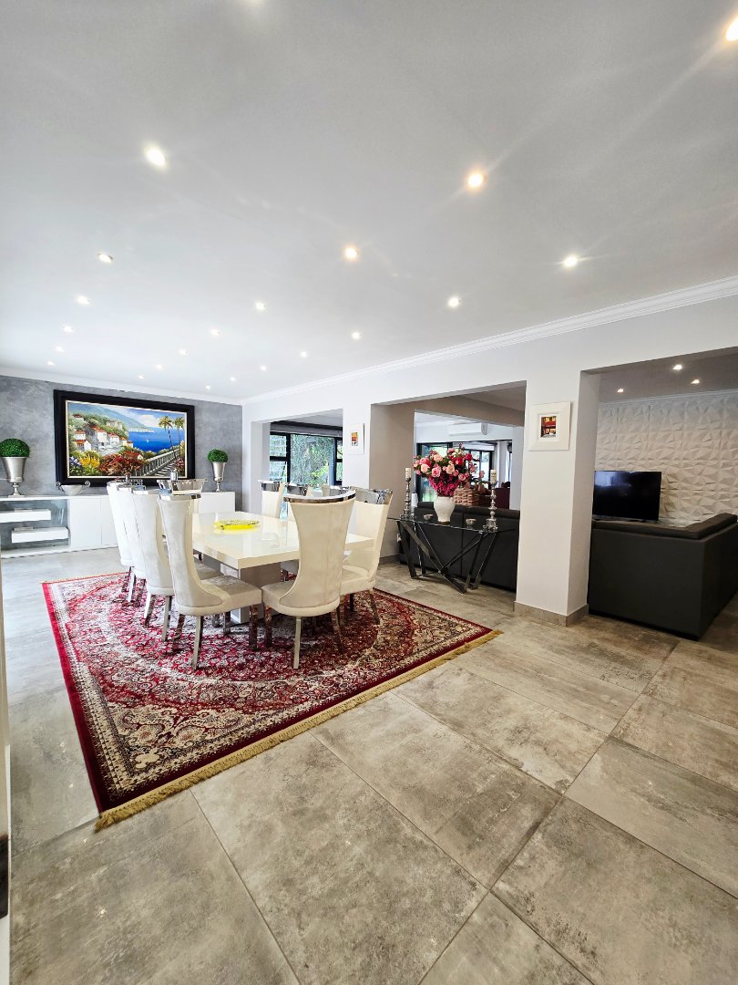 6 Bedroom Property for Sale in Wilkoppies North West